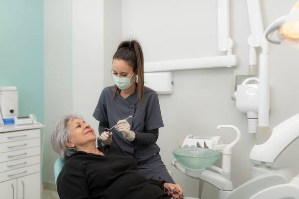 Best Weekend Emergency Dentist in Country Clu, CA